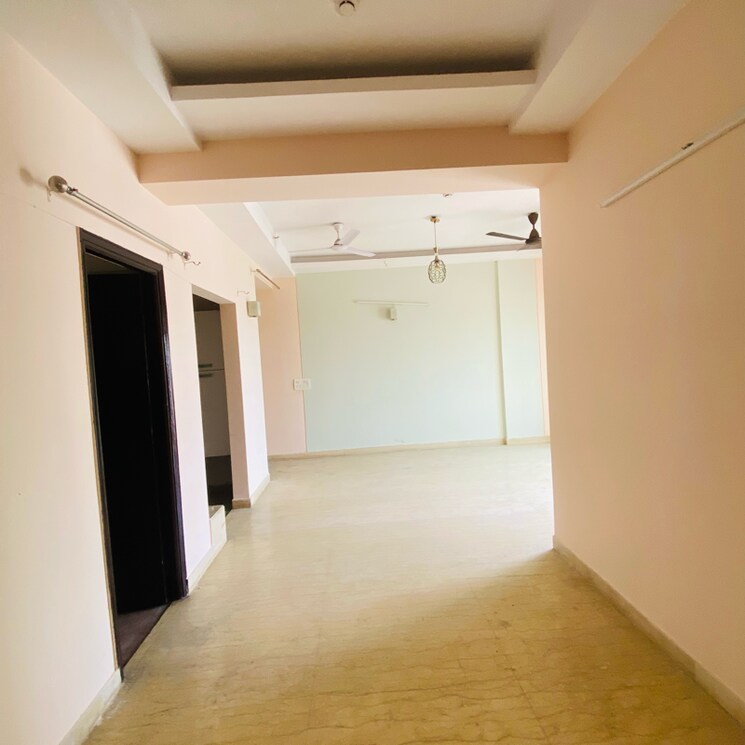 Living Room, mahagun-moderne 2.5 Bedroom 1250 Sq.Ft. Apartment In Sector 78 Noida 8512920