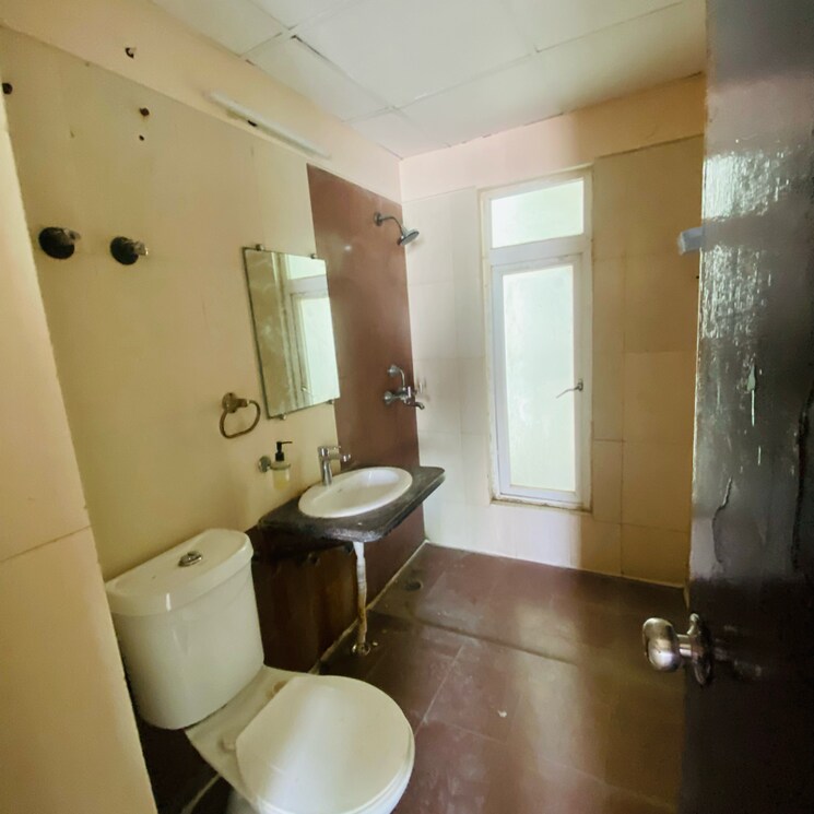 Bathroom, mahagun-moderne 2.5 Bedroom 1250 Sq.Ft. Apartment In Sector 78 Noida 8512920