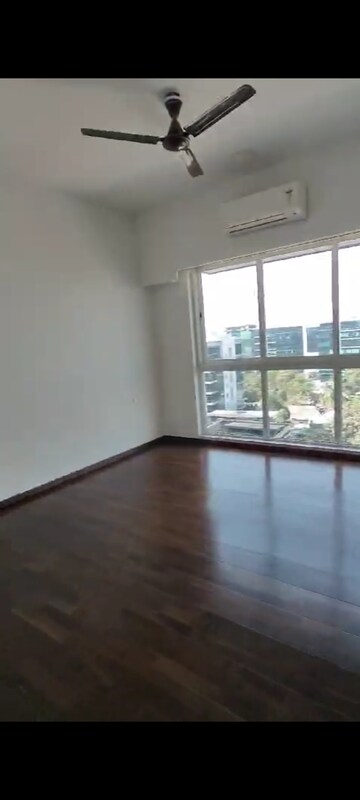 2 BHK Apartment For Rent in Omkar Meridia, Kurla West