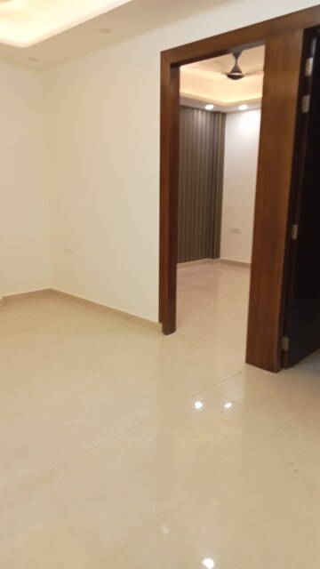 Room in 3.5 BHK Apartment at Ultima 107, Sector 104 – for Sale