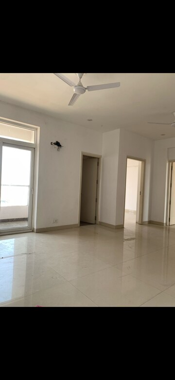 Room in 2 BHK Apartment at Skyline Park, Vip Road – for Rent