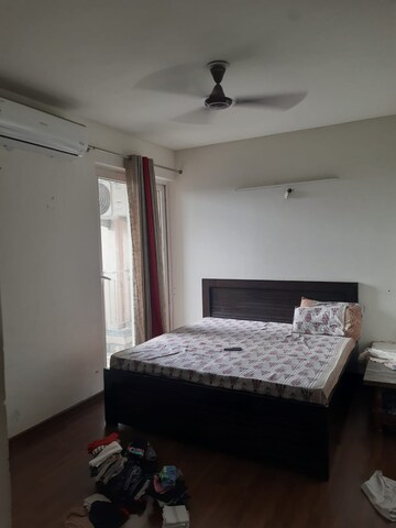Room in 2 BHK Apartment at BPTP Discovery Park, Sector 80 – for Rent