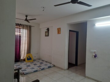 Room in 2 BHK Apartment at BPTP Discovery Park, Sector 80 – for Rent