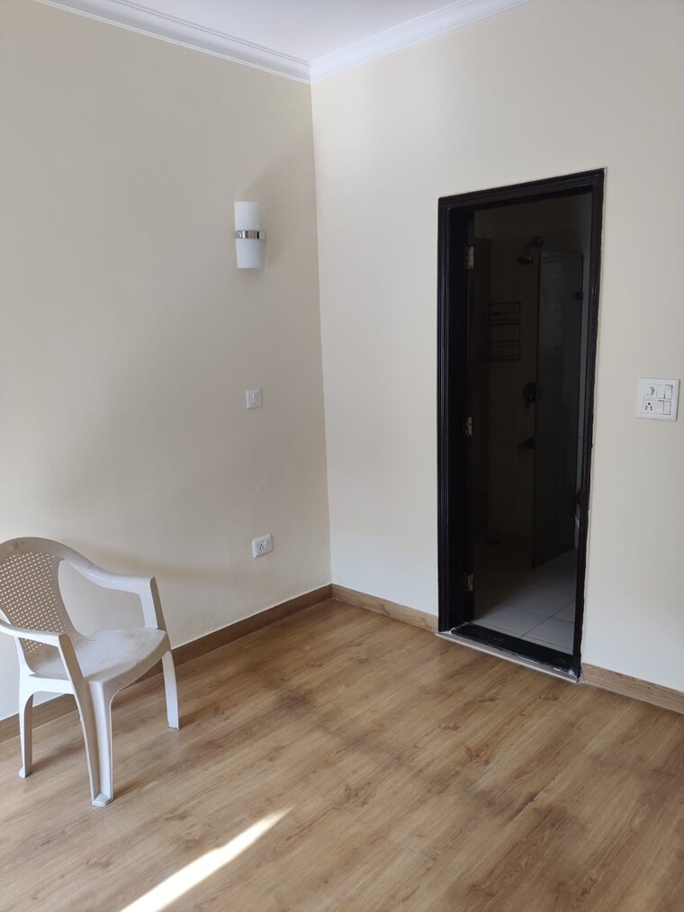 Room, ansal-api-versalia 3 Bedroom 1500 Sq.Ft. Builder Floor In Sector 67a Gurgaon 8513059