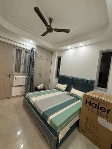 Room in 2 BHK Builder Floor at Super Mart 1, Sector 27 – for Rent