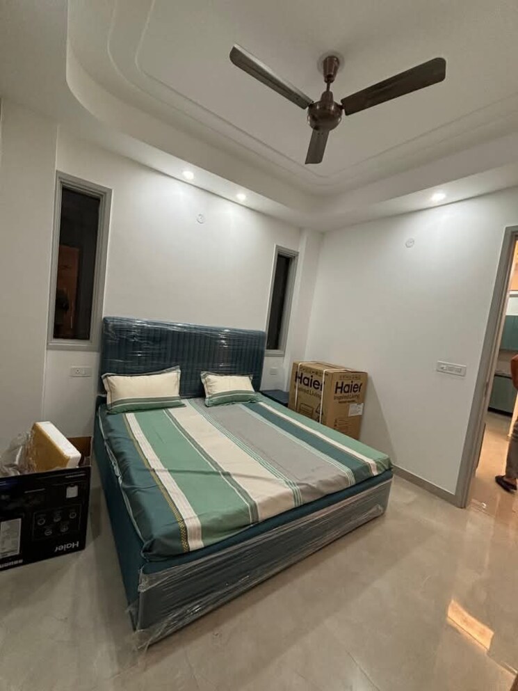 Room, super-mart-1 2 Bedroom 1200 Sq.Ft. Builder Floor In Sector 27 Gurgaon 8513043