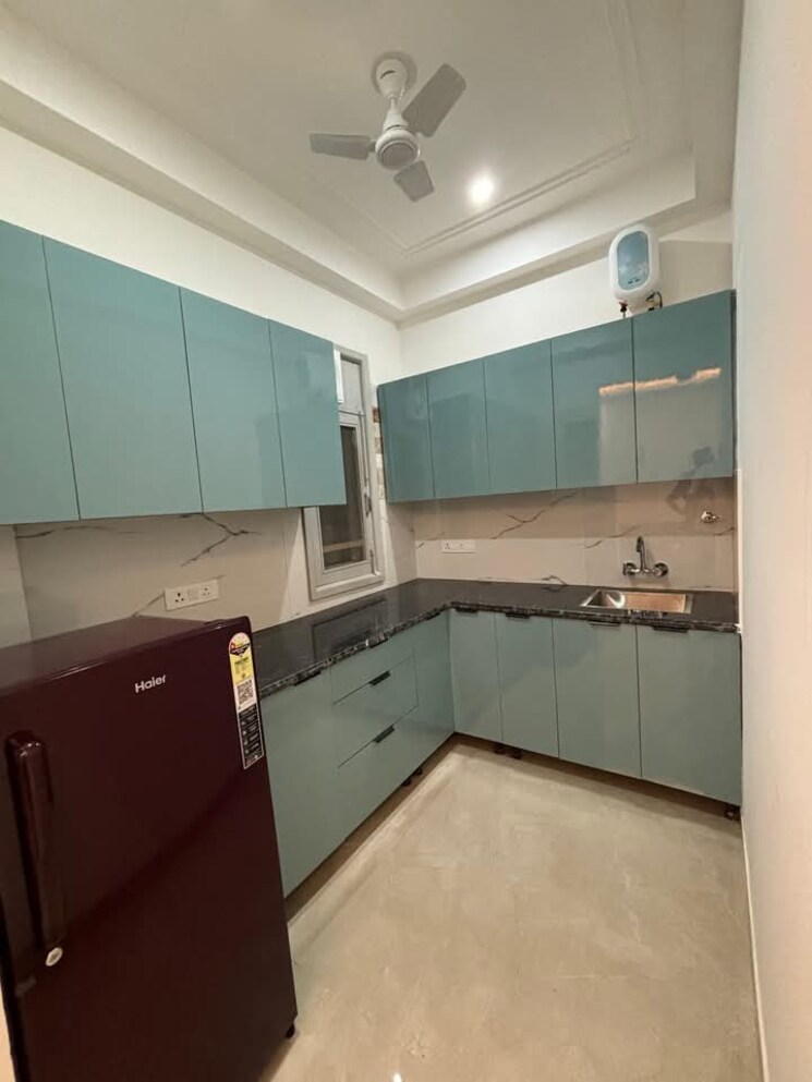 Kitchen, super-mart-1 2 Bedroom 1200 Sq.Ft. Builder Floor In Sector 27 Gurgaon 8513043