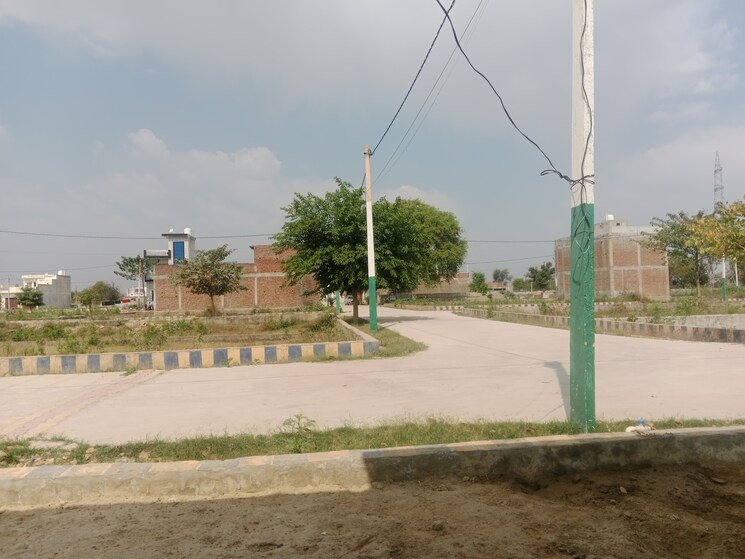 undefined, gwalior road  100 Sq.Yd. Plot In Gwalior Road Agra 8513057