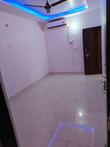 Room in 2.5 BHK Villa at Eldeco Towne, Jankipuram – for Rent