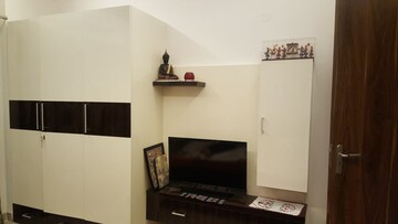 Room in 3 BHK Apartment at Ardee City Palm Grove Heights, Sector 52 – for Rent