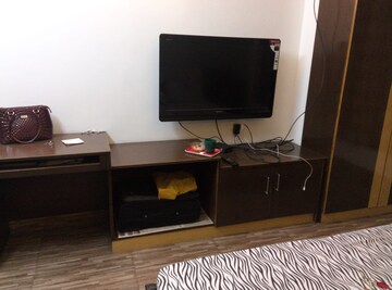 Room in 3 BHK Apartment at Ardee City Palm Grove Heights, Sector 52 – for Rent