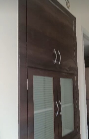 Room in 2.5 BHK Apartment at Hiranandani Estate Rodas Enclave, Ghodbunder Road – for Rent
