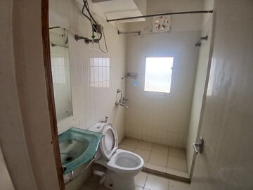 Attached Bathroom in 3 BHK Apartment at DLF The Carlton Estate, Dlf Phase V – for Rent
