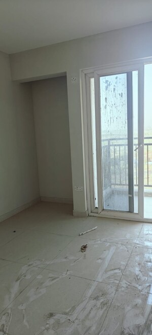 3 BHK Apartment For Sale in Eldeco Live By The Greens, Sector 150
