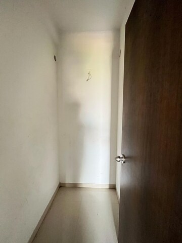 Room in 1.5 BHK Apartment at Lodha Palava City Lakeshore Greens, Dombivli East – for Rent