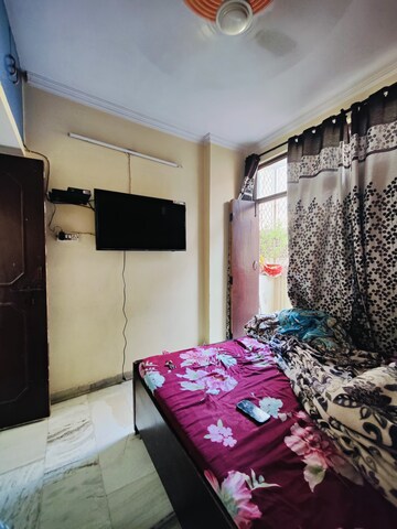 Room in 1 BHK Builder Floor at Mehrauli – for Rent