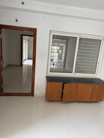 Room in 3 BHK Apartment at Movie Towers, Kokapet – for Rent
