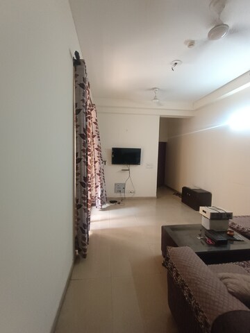 Room in 2 BHK Apartment at Mahagun Mywoods II, Sector 16c Greater Noida – for Rent