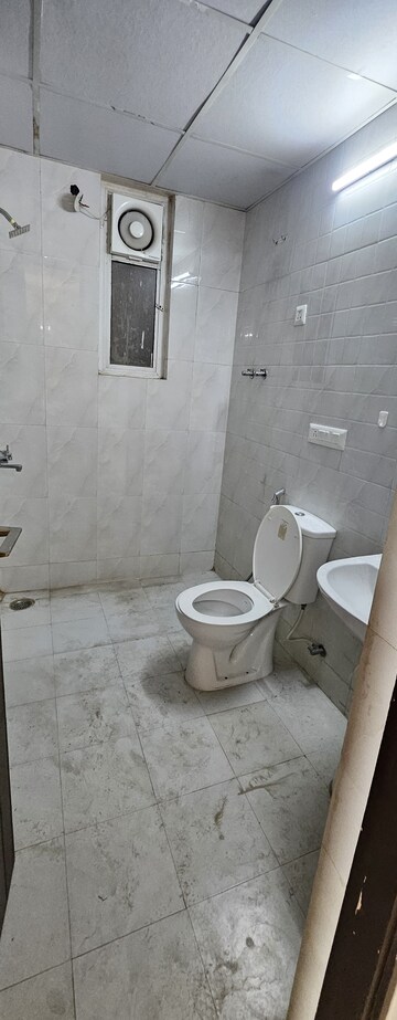 Attached Bathroom in 2.5 BHK Apartment at Hawelia Valenova Park, Tech Zone 4 Greater Noida – for Rent