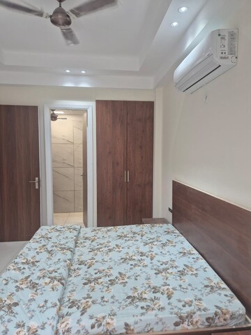 Room in 1 RK Builder Floor at Ansal Sushant Lok I, Sector 43 – for Rent