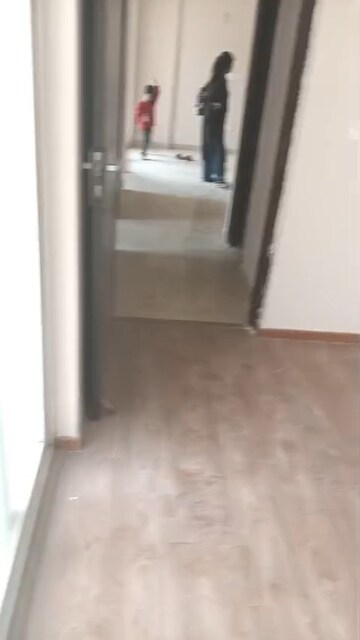 Room in 2 BHK Apartment at Amrapali Golf Homes, Sector 4, Greater Noida – for Rent