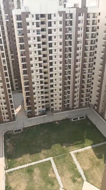 2 BHK Apartment – Exterior View View at Amrapali Golf Homes, Sector 4, Greater Noida - for Rent