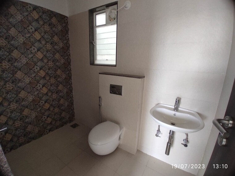 Bathroom, pate-manik-signia 3 Bedroom 1170 Sq.Ft. Apartment In Shivajinagar Pune 8513242