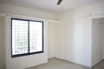 Room in 2.5 BHK Apartment at Sai Silicon Valley CHSL, Balewadi – for Rent