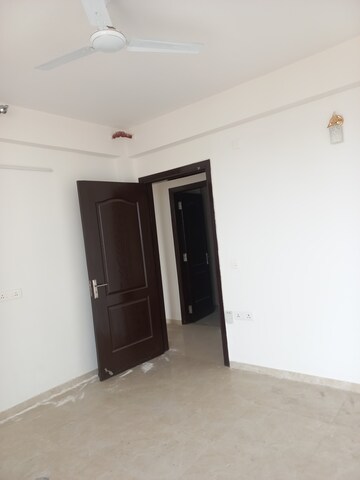 Room in 3 BHK Apartment at Omaxe Royal Residency Faridabad, Sector 79 – for Rent
