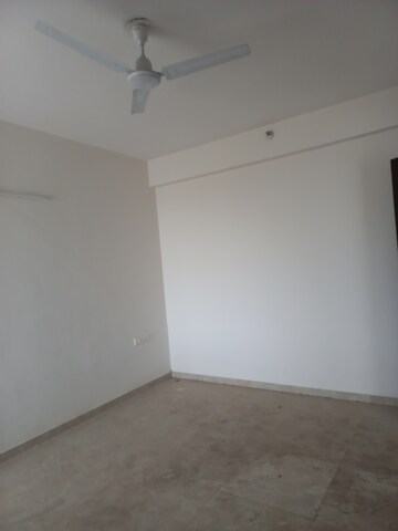 Room in 3 BHK Apartment at Omaxe Royal Residency Faridabad, Sector 79 – for Rent