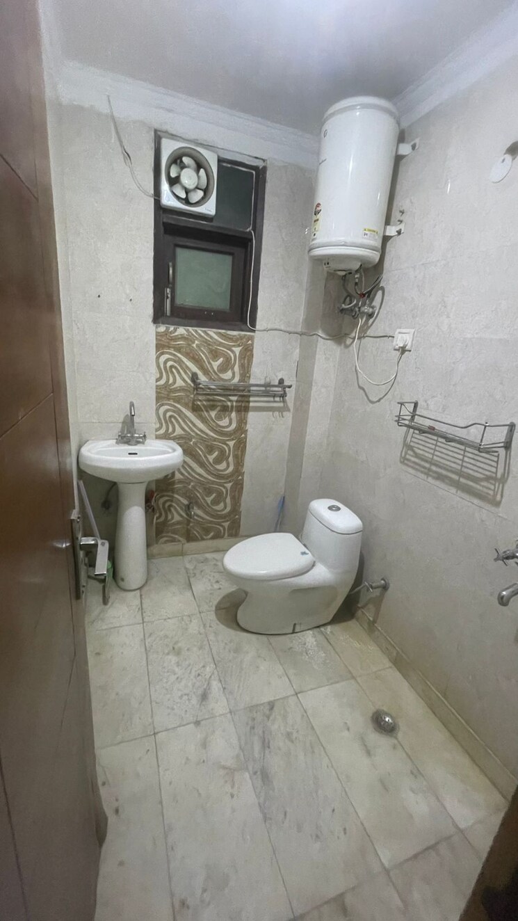 Bathroom, mehrauli 3 Bedroom 1300 Sq.Ft. Builder Floor In Mehrauli Delhi 8513259