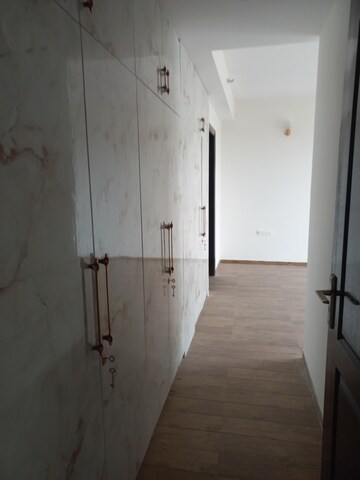 Room in 3 BHK Apartment at Omaxe Royal Residency Faridabad, Sector 79 – for Rent