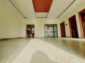 2 BHK Builder Floor For Rent in Sector 2