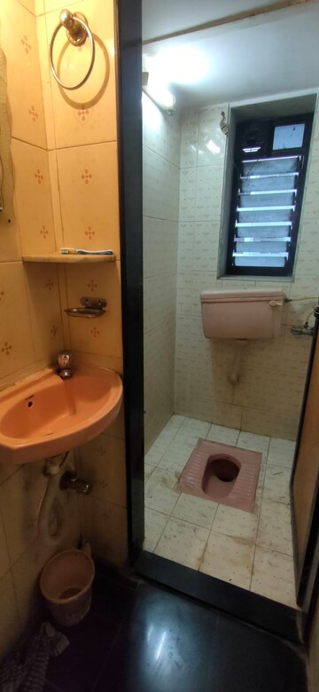 Attached Bathroom in 1 BHK Apartment at Shah Arcade II, Malad East – for Rent