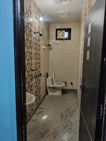 Attached Bathroom in 2 BHK Builder Floor at Dilshad Colony – for Rent