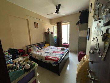Room in 3 BHK Apartment at Five Star Royal Grace, Aundh Road – for Rent
