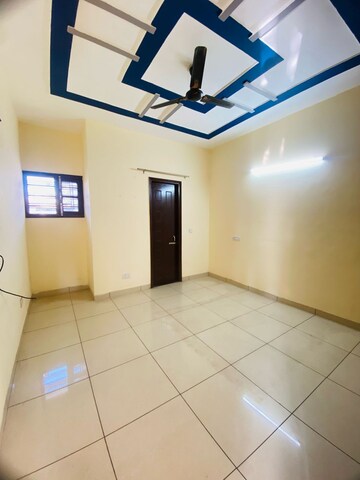 Room in 2 BHK Apartment at Sunny Enclave – for Rent