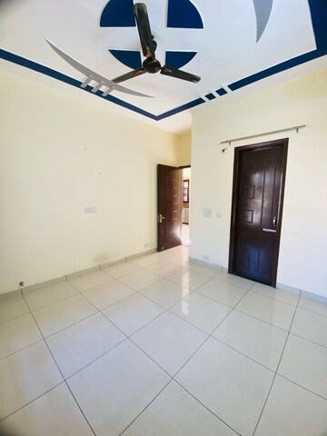 Room in 2 BHK Apartment at Sunny Enclave – for Rent