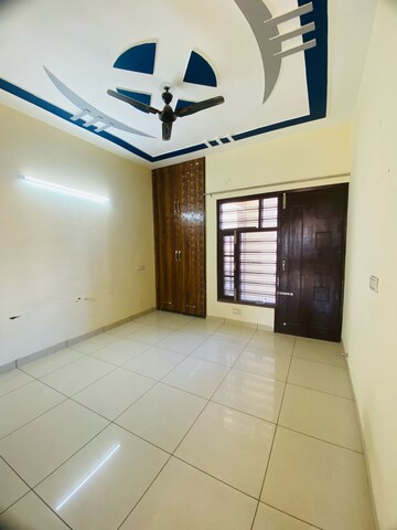 Room in 2 BHK Apartment at Sunny Enclave – for Rent
