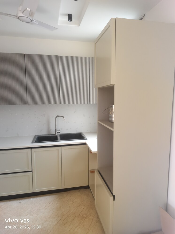 Kitchen, unitech-greenwood-city-apartment 3 Bedroom 180 Sq.Yd. Apartment In Sector 45 Gurgaon 8513367