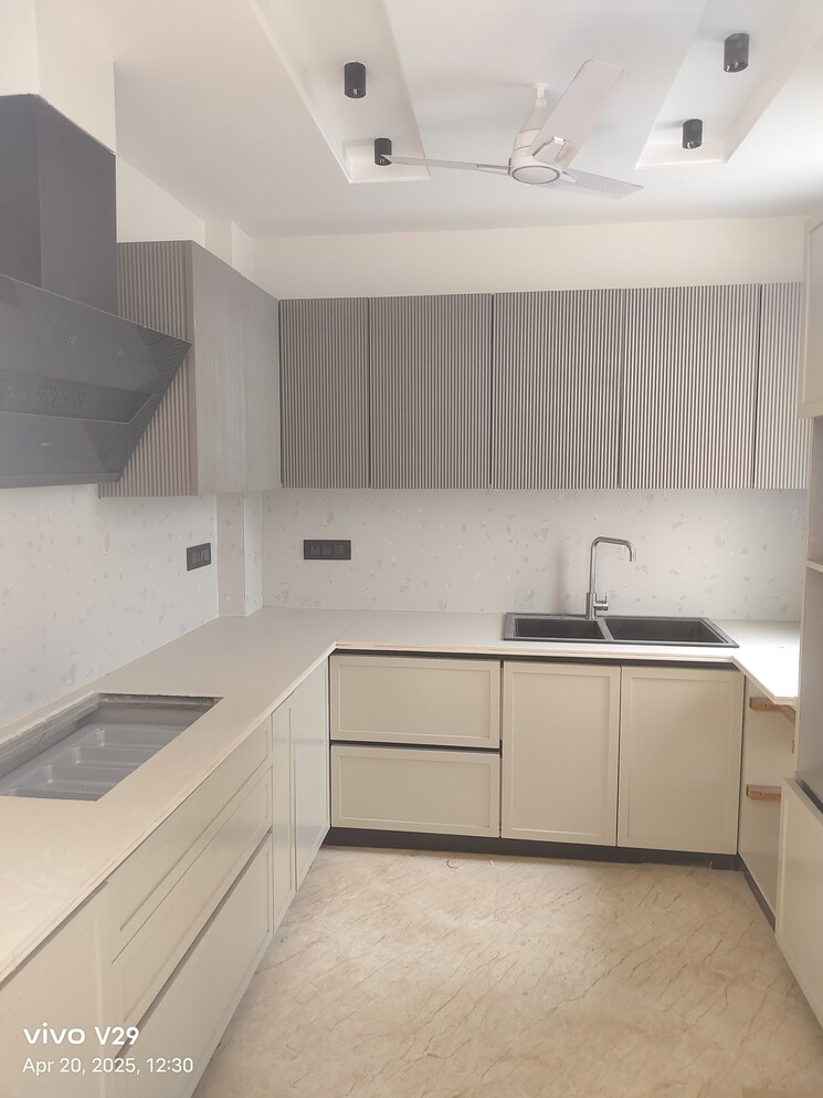 Kitchen, unitech-greenwood-city-apartment 3 Bedroom 180 Sq.Yd. Apartment In Sector 45 Gurgaon 8513367