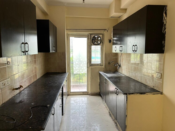 Kitchen, gardenia-golf-city 2.5 Bedroom 1150 Sq.Ft. Apartment In Sector 75 Noida 8513392