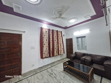 Room in 2 BHK Villa at Eldeco Greens Apartment, Gomti Nagar – for Rent
