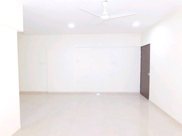 Room in 2 BHK Apartment at Ruparel Orion, Chembur – for Rent