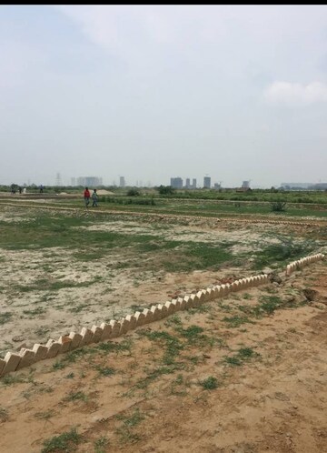  Plot – Exterior View View at Noida Expressway - for Sale