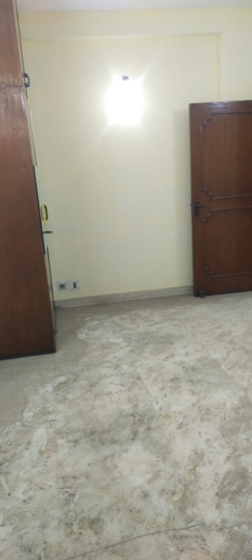 Room in 3 BHK Builder Floor at Malviya Nagar – for Rent
