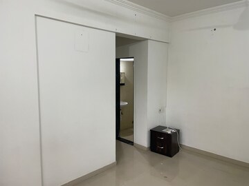 Room in  Pg at Hiranandani Estate – for Rent