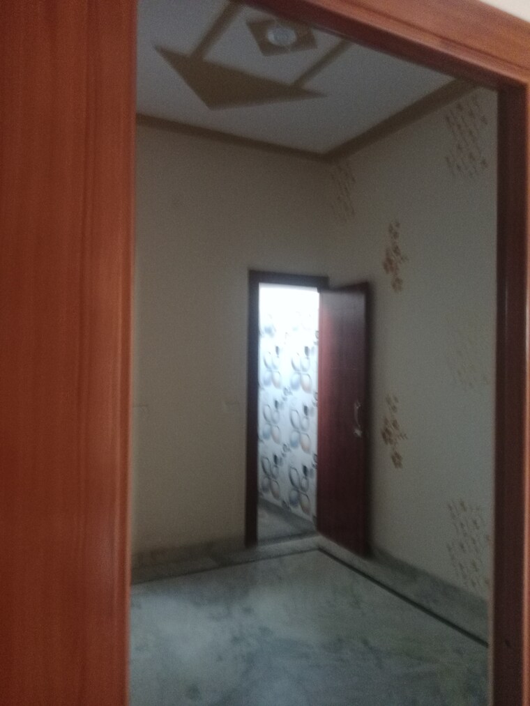 Room, amehra adipur 3 Bedroom 100 Sq.Yd. Independent House In Amehra Adipur Meerut 8513457