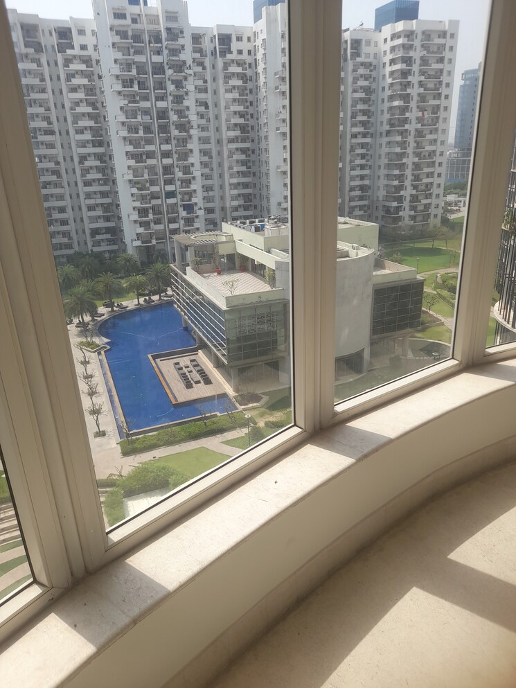 Balcony, emaar-the-palm-drive-palm-studios 4 Bedroom 3800 Sq.Ft. Apartment In Sector 66 Gurgaon 8513480