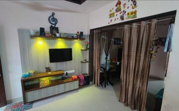 Room in 3 BHK Independent House at Kanadia Road – for Rent